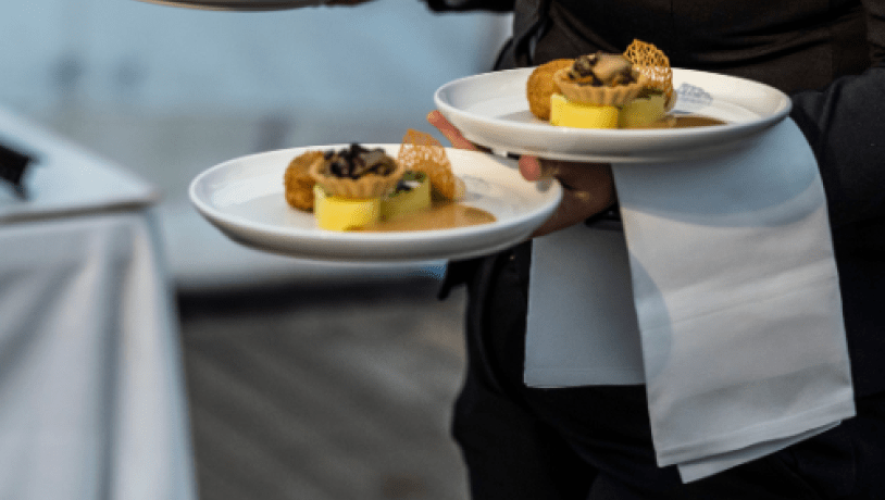 Tjenerbattel, Østers- & Muslingepremiere